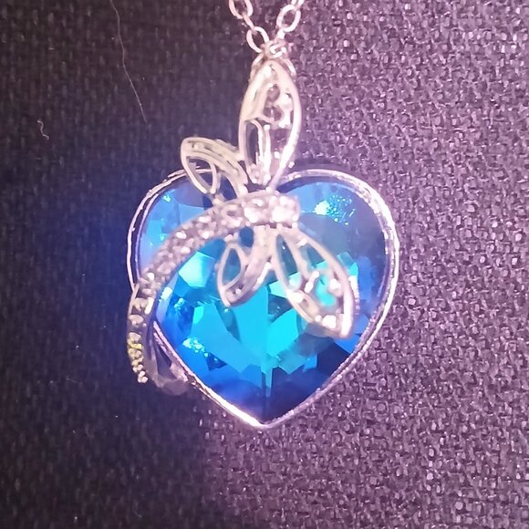 Dragonfly Heart Necklace - Picture 2 of 6